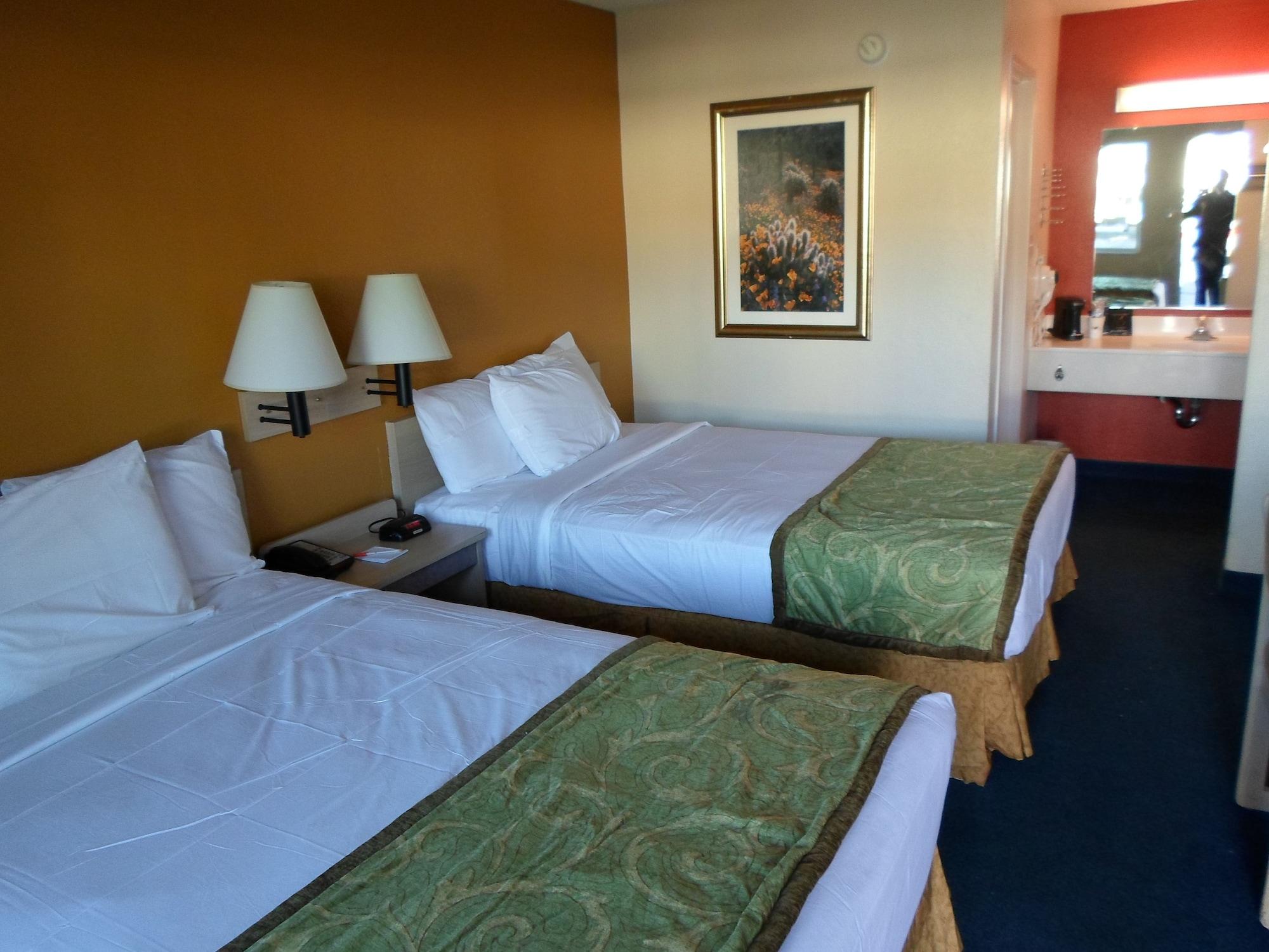 Howard Johnson By Wyndham Las Vegas Near The Strip Екстериор снимка
