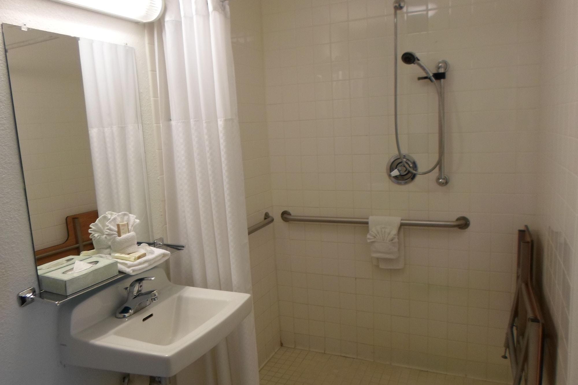 Howard Johnson By Wyndham Las Vegas Near The Strip Екстериор снимка