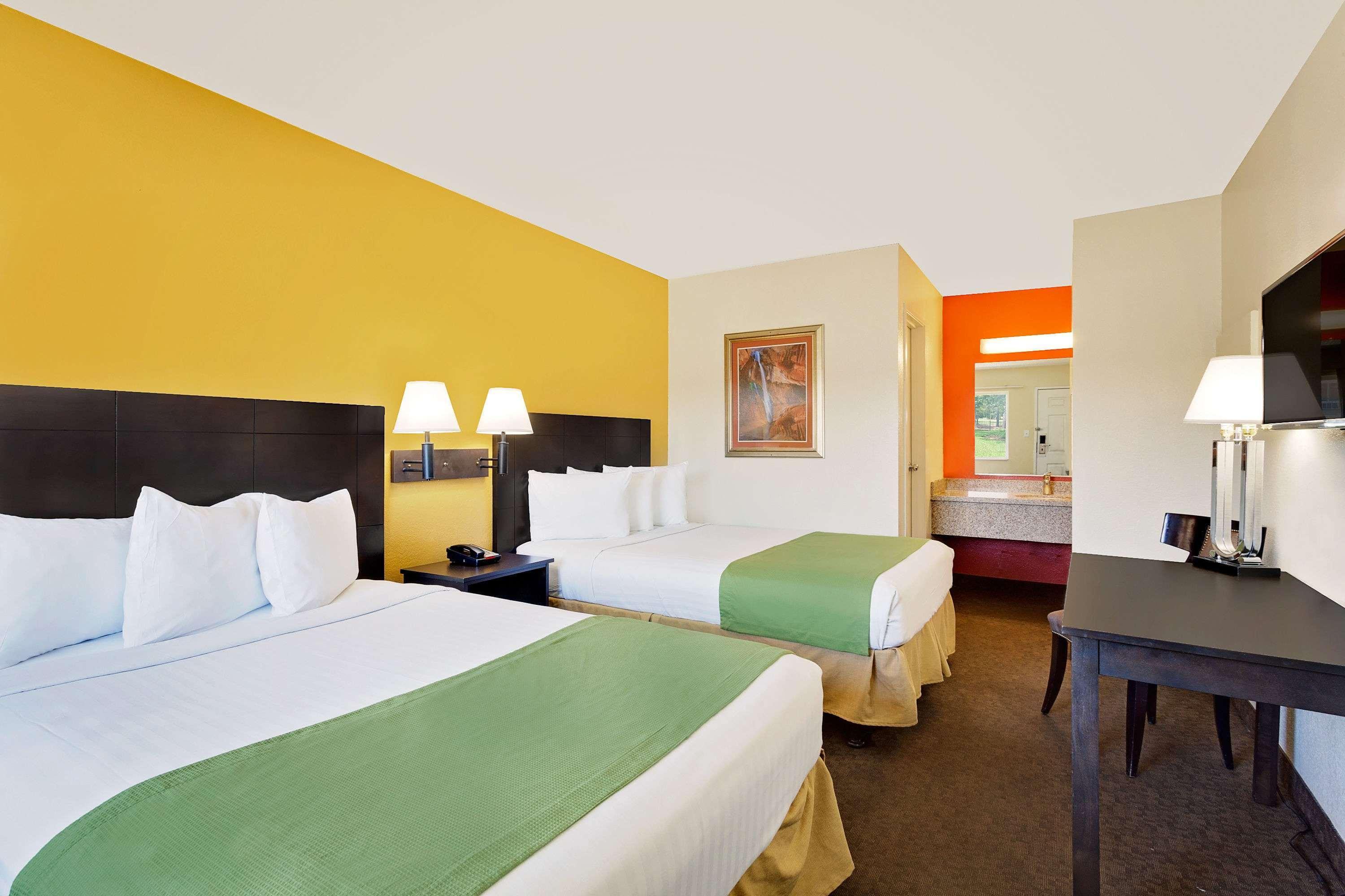 Howard Johnson By Wyndham Las Vegas Near The Strip Екстериор снимка