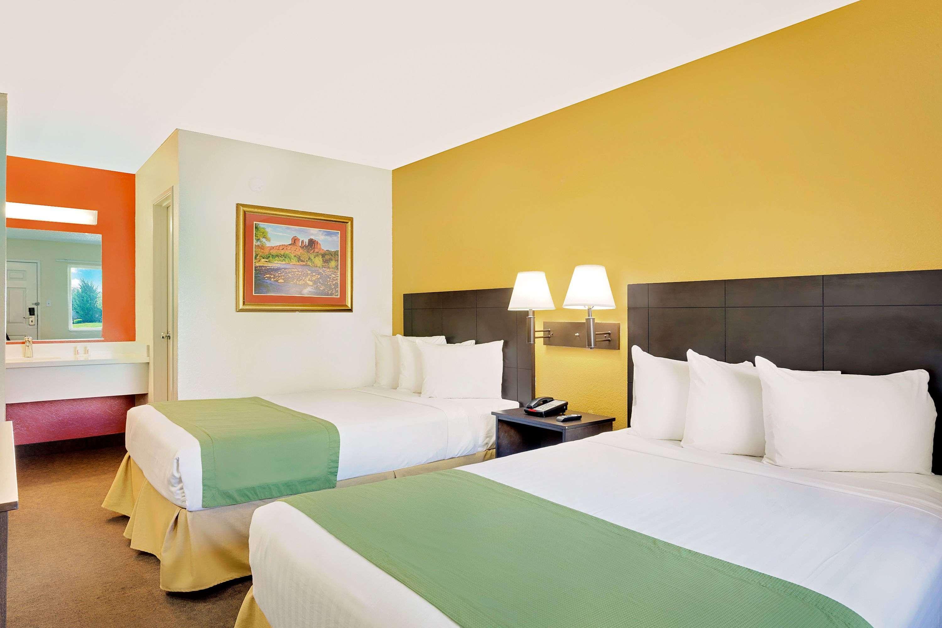 Howard Johnson By Wyndham Las Vegas Near The Strip Екстериор снимка