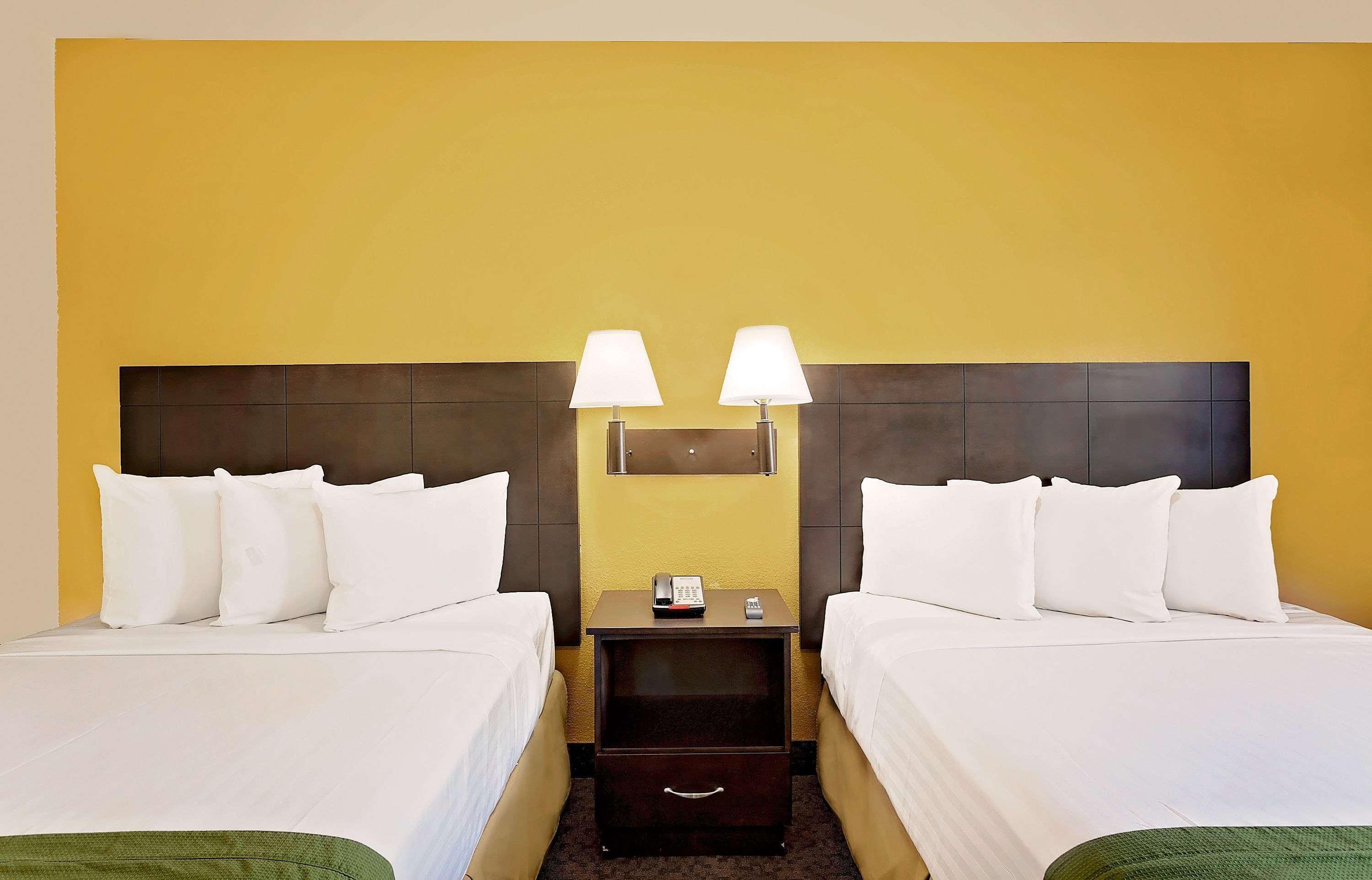 Howard Johnson By Wyndham Las Vegas Near The Strip Екстериор снимка
