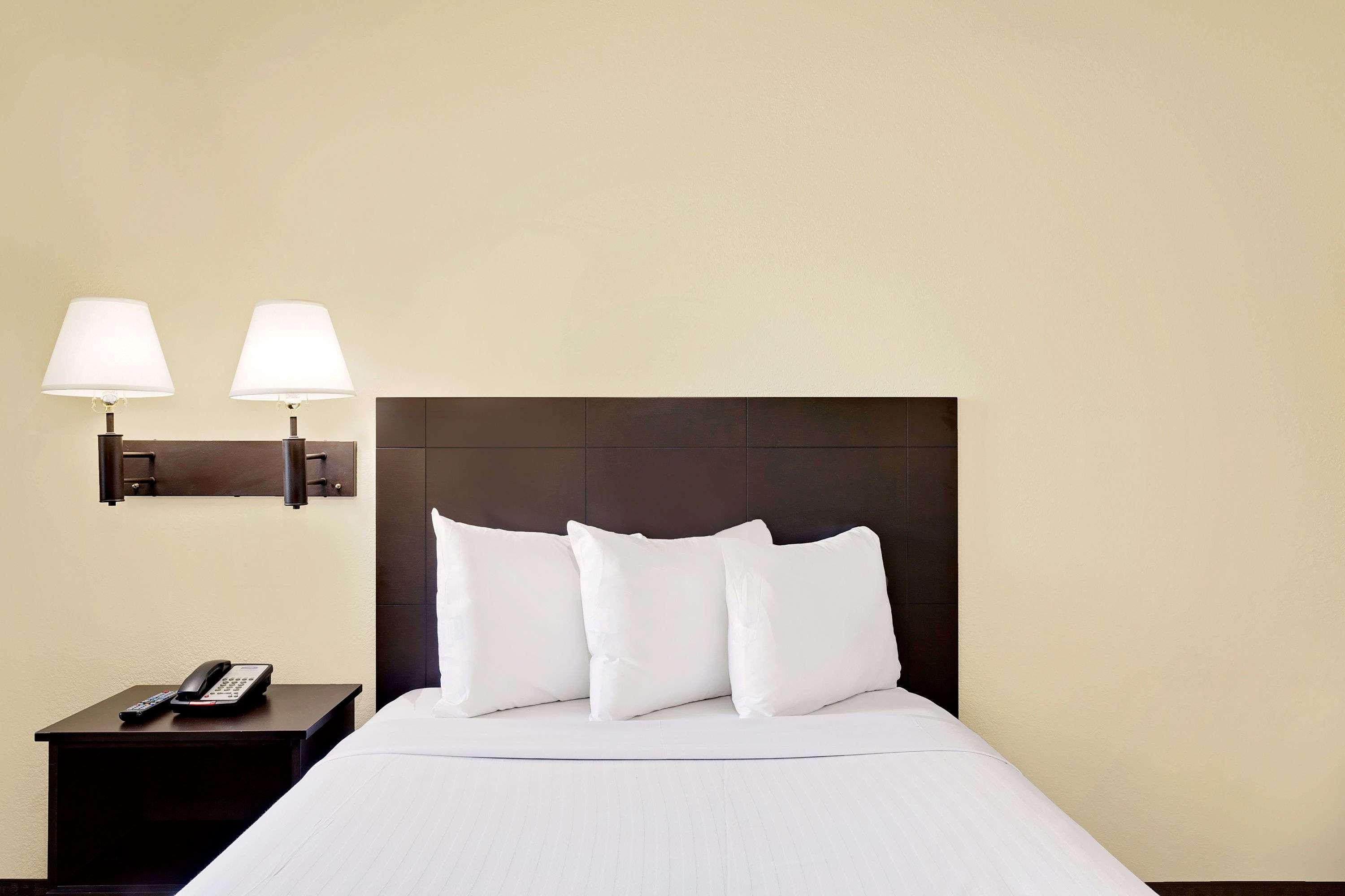 Howard Johnson By Wyndham Las Vegas Near The Strip Екстериор снимка