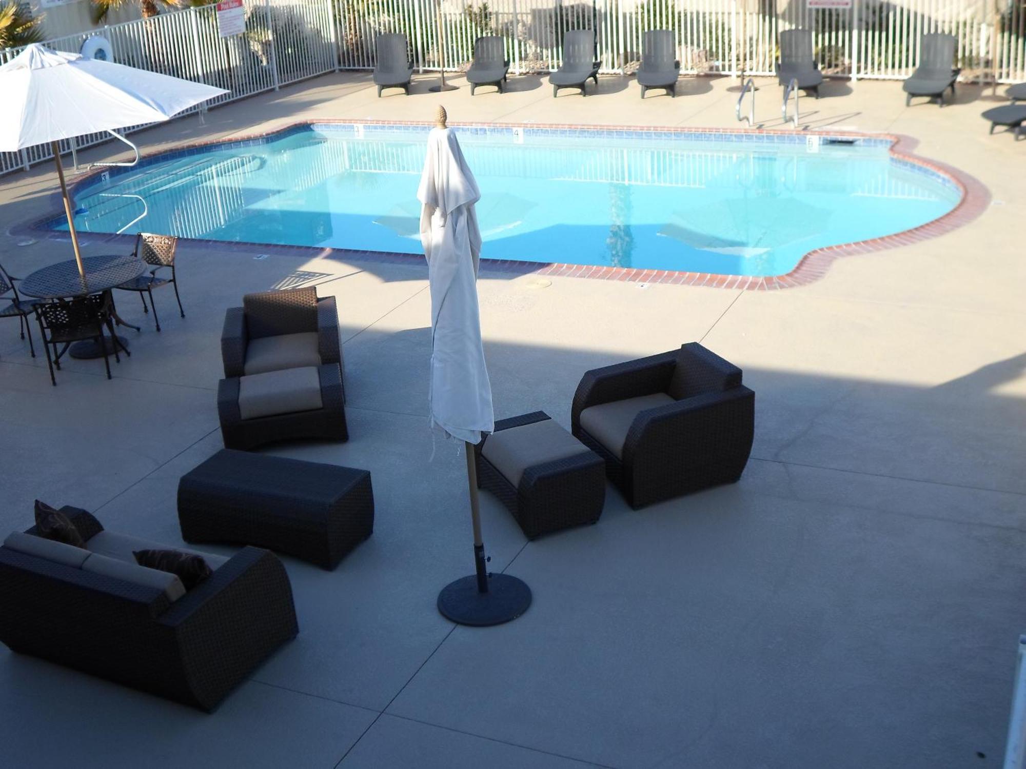 Howard Johnson By Wyndham Las Vegas Near The Strip Екстериор снимка