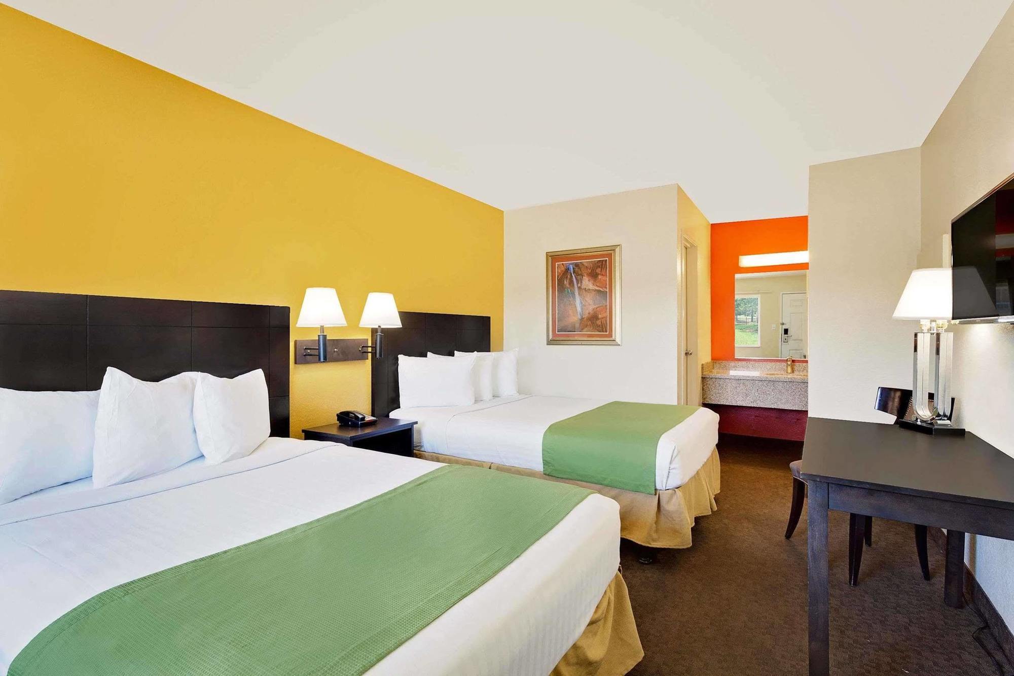 Howard Johnson By Wyndham Las Vegas Near The Strip Екстериор снимка
